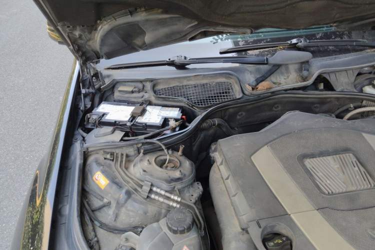 Used Mercedes-Benz S-Class 2012 S 300 L Business-Class Grand Edition Engine Bay Right