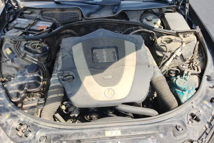 Used Mercedes-Benz S-Class 2012 S 300 L Luxury Grand Edition Engine Bay