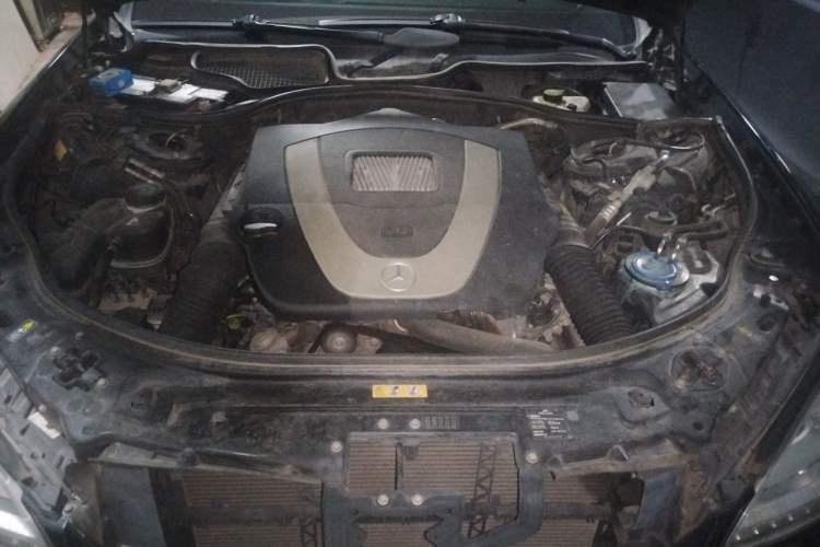 Used Mercedes-Benz S-Class 2012 S 300 L Business Standard Model Engine Bay