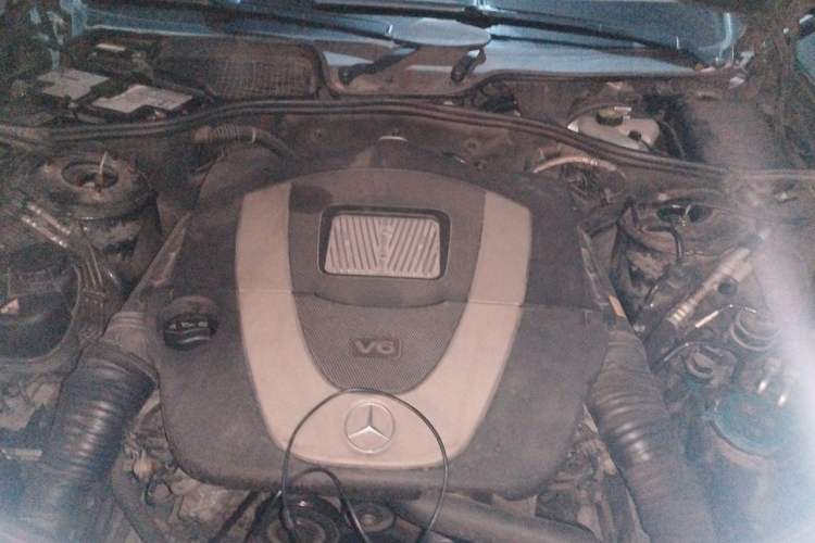 Used Mercedes-Benz S-Class 2012 S 300 L Business-Class Grand Edition Engine Bay