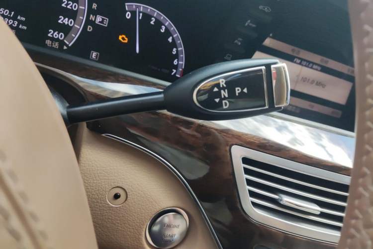Used Mercedes-Benz S-Class 2012 S 300 L Business-Class Grand Edition Gear Lever