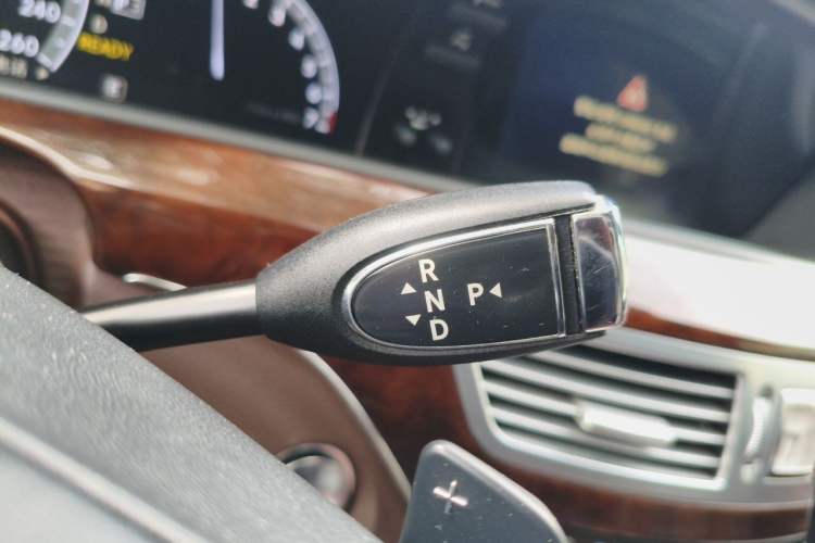 Used Mercedes-Benz S-Class 2012 S 400 L HYBRID Grand Edition Gear Lever