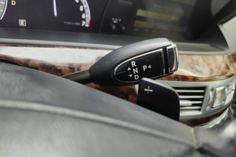 Used Mercedes-Benz S-Class 2012 S 350 L 4MATIC Grand Edition Gear Lever
