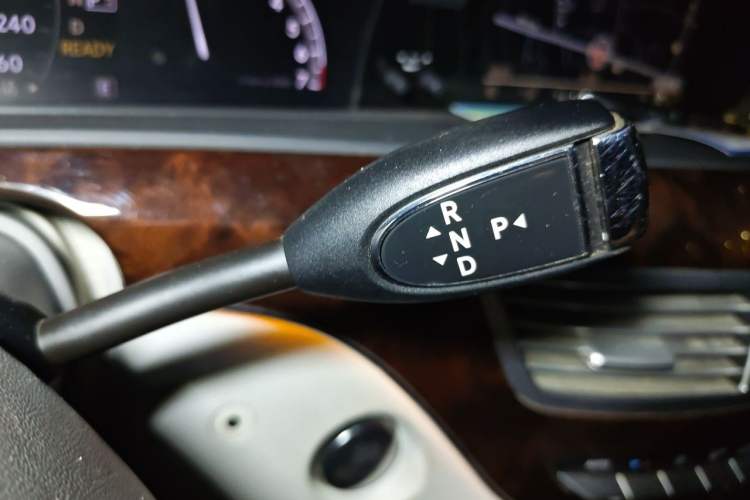 Used Mercedes-Benz S-Class 2012 S 400 L HYBRID Grand Edition Gear Lever