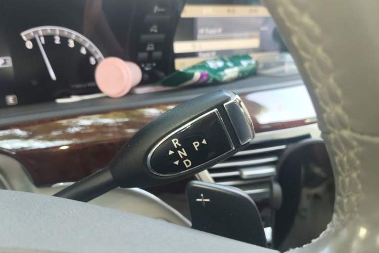 Used Mercedes-Benz S-Class 2012 S 300 L Luxury Grand Edition Gear Lever
