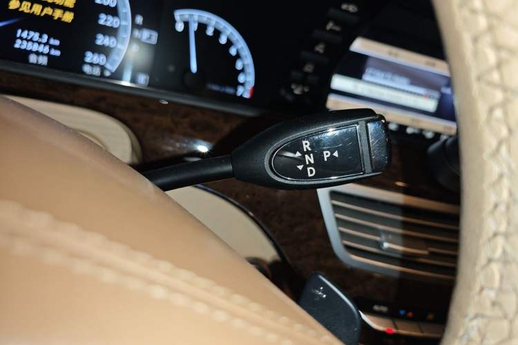 Used Mercedes-Benz S-Class 2012 S 300 L Business-Class Grand Edition Gear Lever