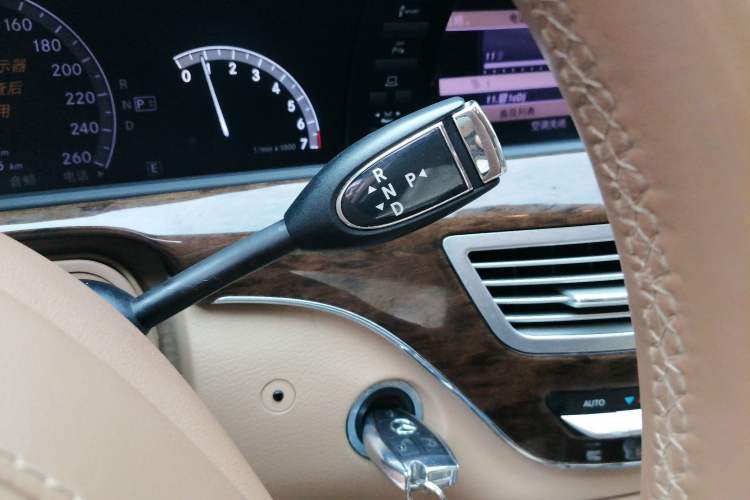 Used Mercedes-Benz S-Class 2012 S 300 L Business Standard Model Gear Lever