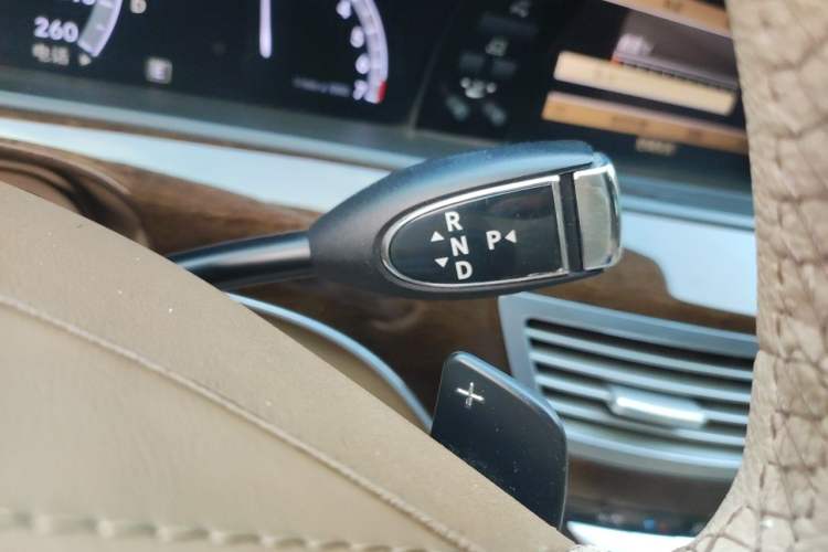 Used Mercedes-Benz S-Class 2012 S 300 L Business-Class Grand Edition Gear Lever