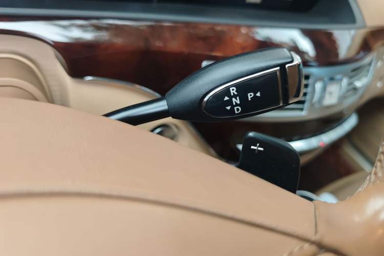 Used Mercedes-Benz S-Class 2012 S 350 L 4MATIC Grand Edition Gear Lever