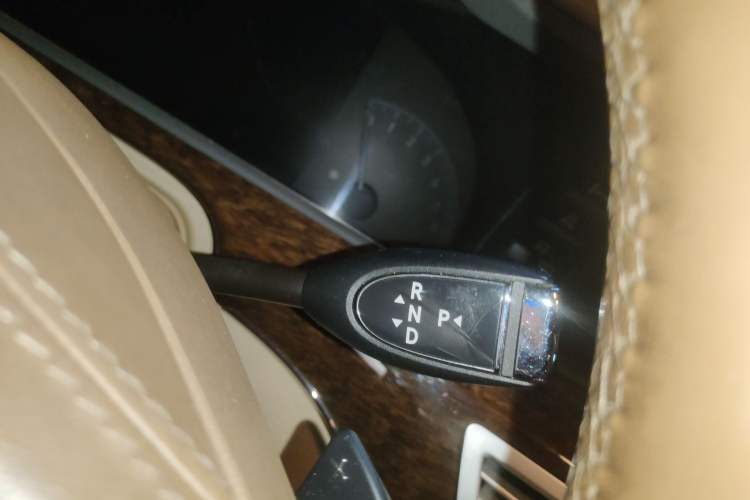 Used Mercedes-Benz S-Class 2012 S 300 L Business-Class Grand Edition Gear Lever