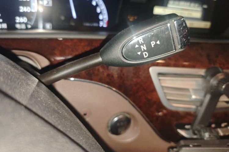Used Mercedes-Benz S-Class 2012 S 300 L Luxury Grand Edition Gear Lever