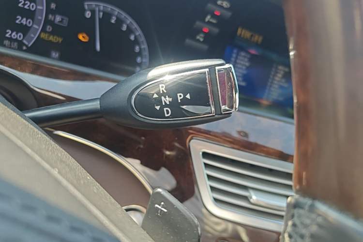 Used Mercedes-Benz S-Class 2012 S 400 L HYBRID Grand Edition Gear Lever