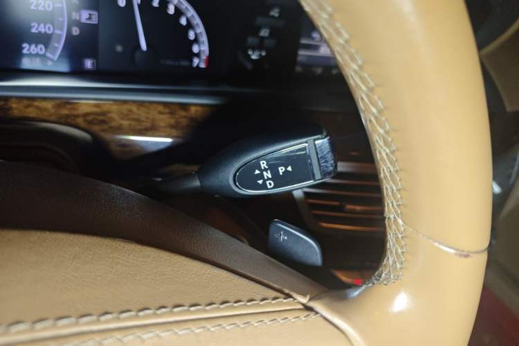 Used Mercedes-Benz S-Class 2012 S 300 L Business-Class Grand Edition Gear Lever