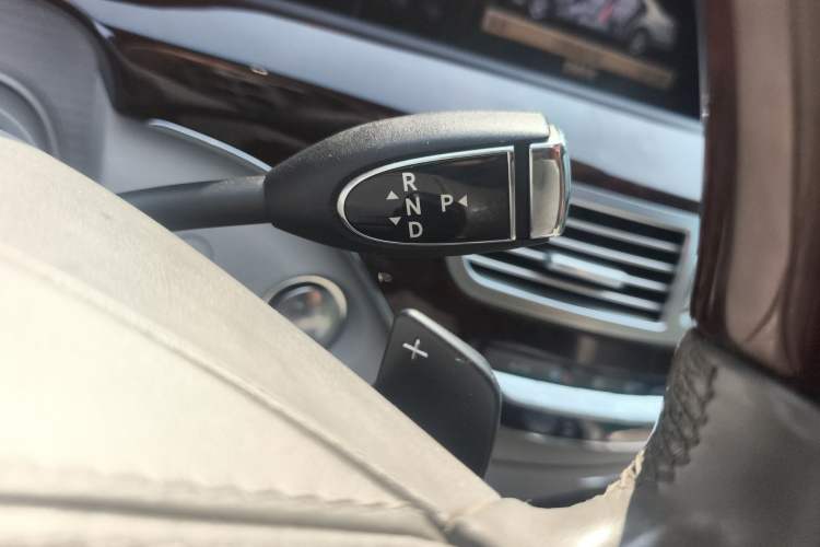 Used Mercedes-Benz S-Class 2012 S 300 L Luxury Grand Edition Gear Lever