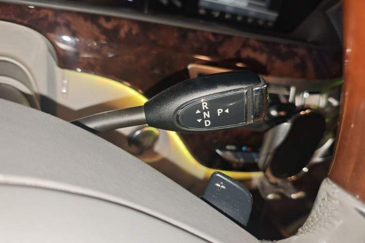 Used Mercedes-Benz S-Class 2012 S 350 L 4MATIC Grand Edition Gear Lever