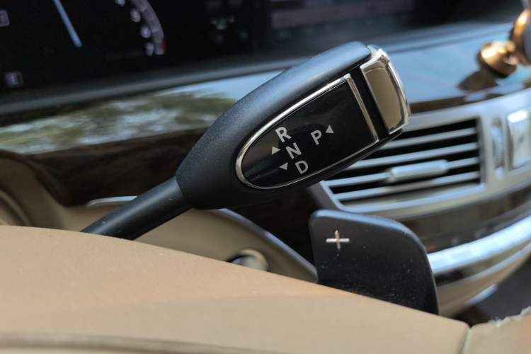 Used Mercedes-Benz S-Class 2012 S 300 L Business-Class Grand Edition Gear Lever