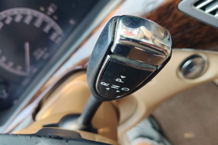Used Mercedes-Benz S-Class 2012 S 300 L Business-Class Grand Edition Gear Lever