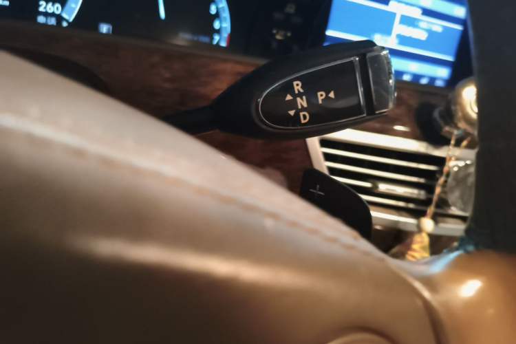 Used Mercedes-Benz S-Class 2012 S 300 L Business-Class Grand Edition Gear Lever