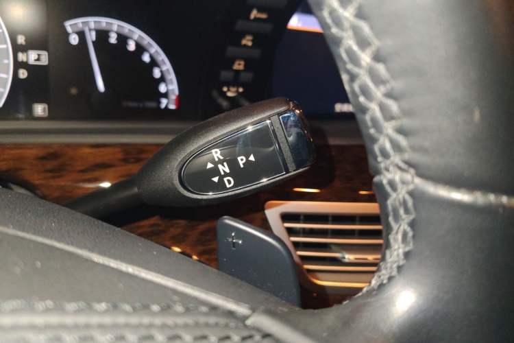 Used Mercedes-Benz S-Class 2012 S 300 L Business Standard Model Gear Lever
