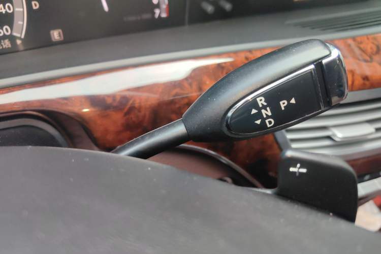 Used Mercedes-Benz S-Class 2012 S 350 L 4MATIC Grand Edition Gear Lever