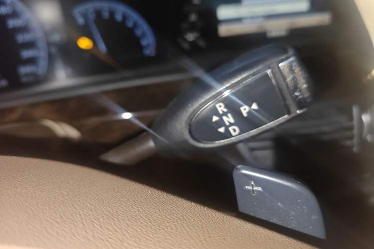 Used Mercedes-Benz S-Class 2012 S 300 L Luxury Grand Edition Gear Lever
