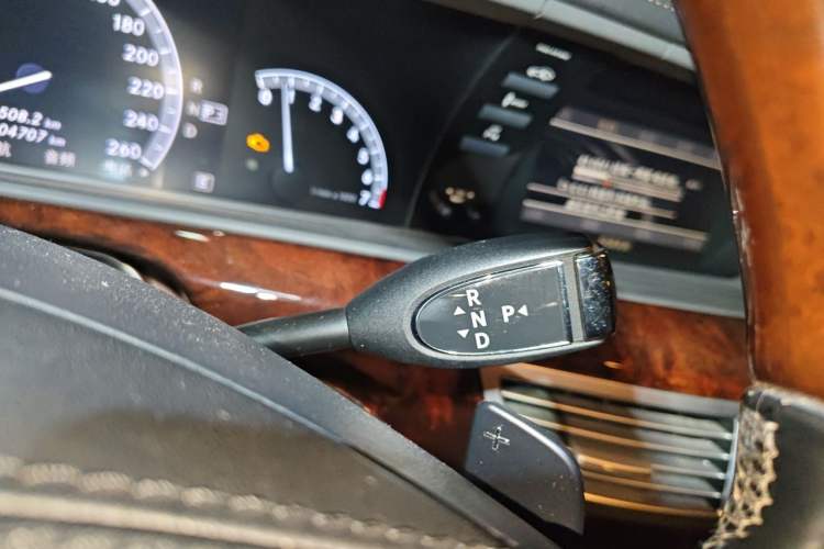 Used Mercedes-Benz S-Class 2012 S 500 L 4MATIC Grand Edition Gear Lever