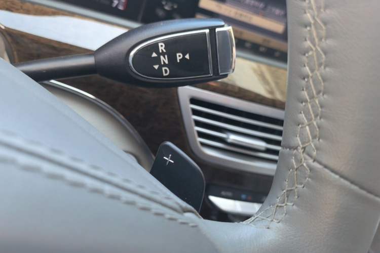 Used Mercedes-Benz S-Class 2012 S 300 L Business Standard Model Gear Lever