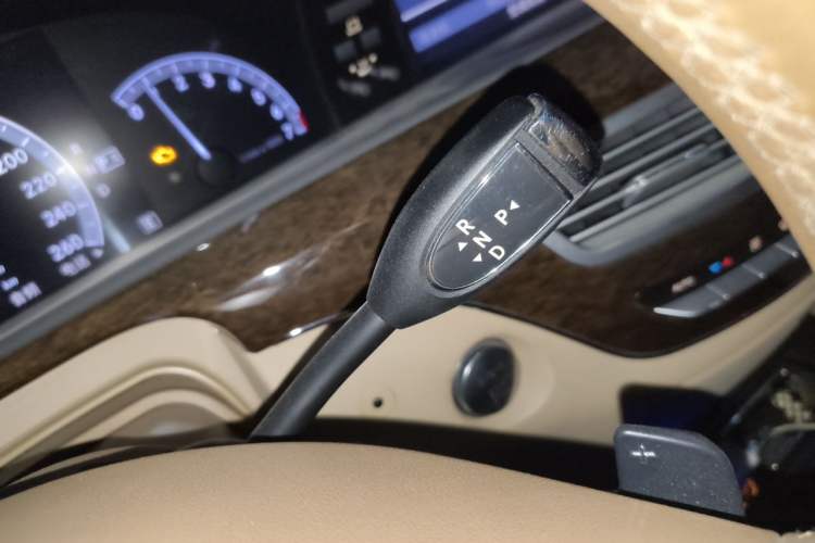 Used Mercedes-Benz S-Class 2012 S 300 L Prestige Grand Edition Gear Lever