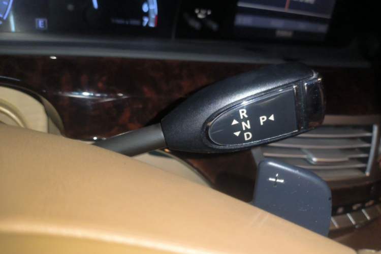 Used Mercedes-Benz S-Class 2012 S 350 L 4MATIC Grand Edition Gear Lever