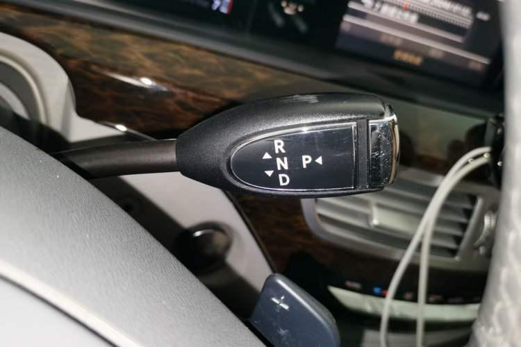 Used Mercedes-Benz S-Class 2012 S 300 L Business Standard Model Gear Lever