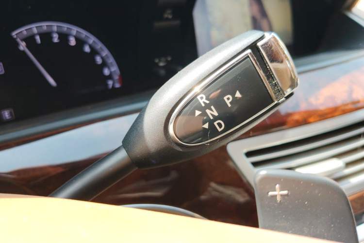 Used Mercedes-Benz S-Class 2012 S 300 L Luxury Grand Edition Gear Lever