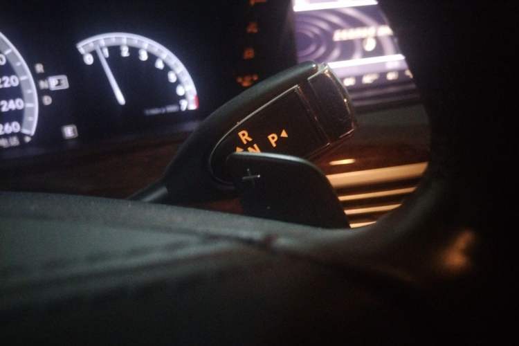 Used Mercedes-Benz S-Class 2012 S 300 L Business Standard Model Gear Lever