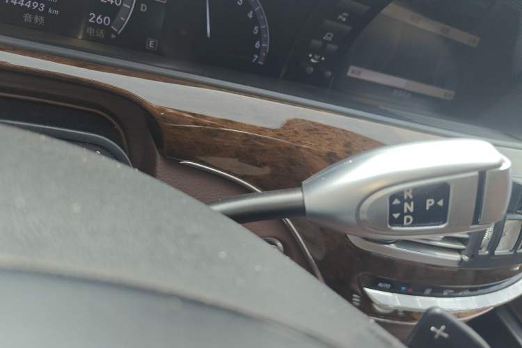 Used Mercedes-Benz S-Class 2012 S 300 L Business-Class Grand Edition Gear Lever