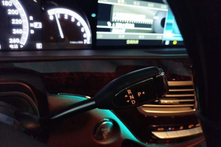 Used Mercedes-Benz S-Class 2012 S 300 L Luxury Grand Edition Gear Lever