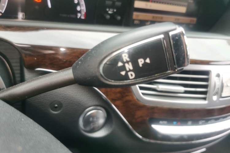 Used Mercedes-Benz S-Class 2012 S 300 L Business Standard Model Gear Lever