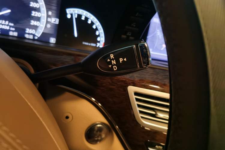 Used Mercedes-Benz S-Class 2012 S 300 L Prestige Grand Edition Gear Lever
