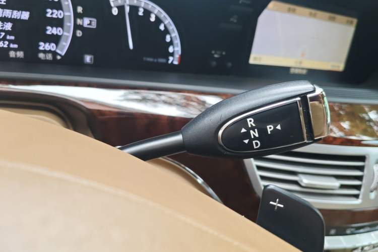 Used Mercedes-Benz S-Class 2012 S 350 L 4MATIC Grand Edition Gear Lever