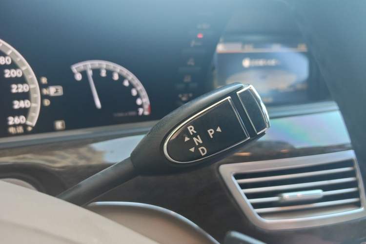 Used Mercedes-Benz S-Class 2012 S 300 L Business-Class Grand Edition Gear Lever