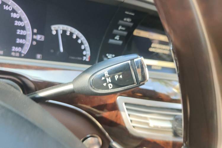 Used Mercedes-Benz S-Class 2012 S 350 L 4MATIC Grand Edition Gear Lever