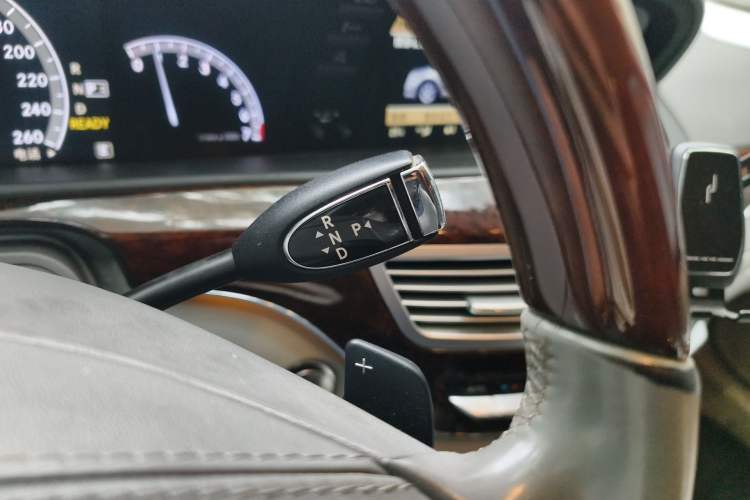 Used Mercedes-Benz S-Class 2012 S 400 L HYBRID Grand Edition Gear Lever