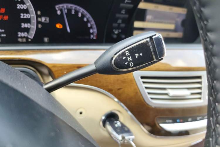 Used Mercedes-Benz S-Class 2012 S 300 L Business Standard Model Gear Lever