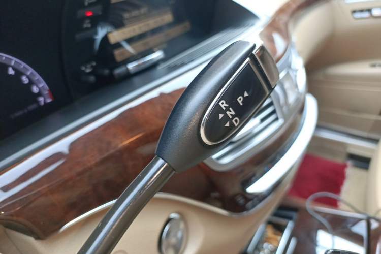 Used Mercedes-Benz S-Class 2012 S 350 L 4MATIC Grand Edition Gear Lever