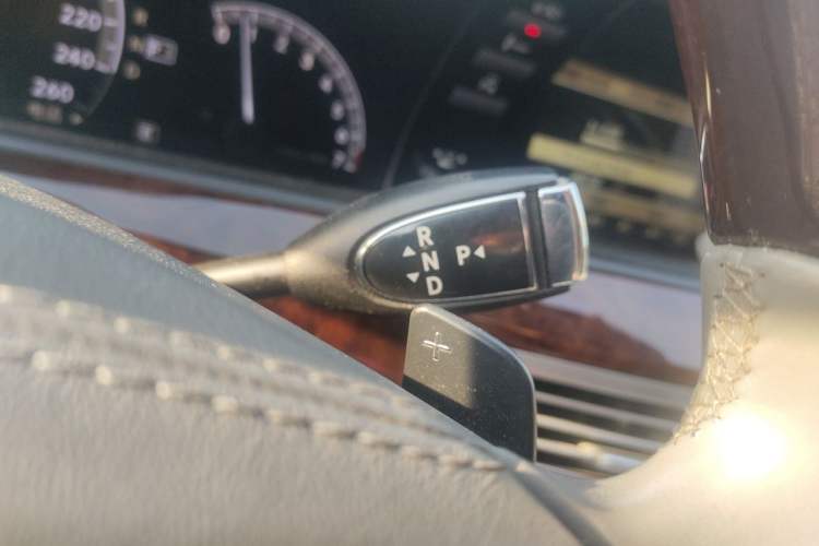 Used Mercedes-Benz S-Class 2012 S 350 L 4MATIC Grand Edition Gear Lever