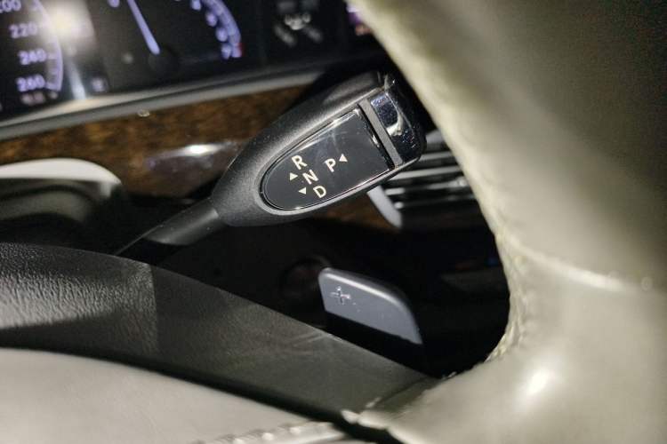 Used Mercedes-Benz S-Class 2012 S 300 L Prestige Grand Edition Gear Lever