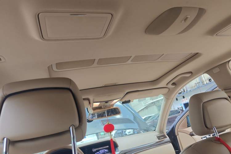 Used Mercedes-Benz S-Class 2012 S 300 L Business Standard Model Headliner