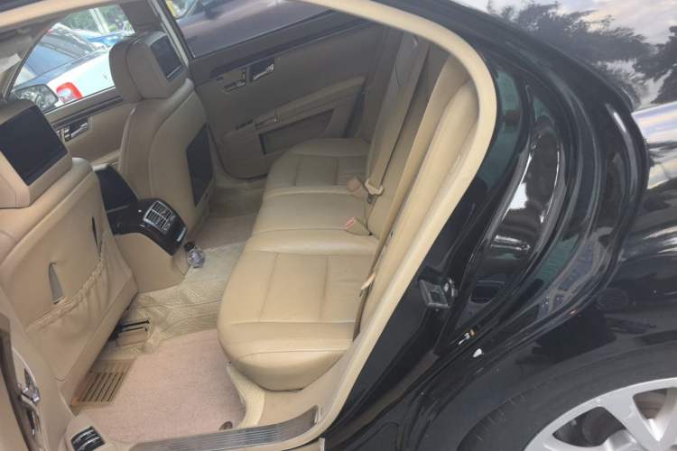 Used Mercedes-Benz S-Class 2012 S 400 L HYBRID Grand Edition Left Rear Seat