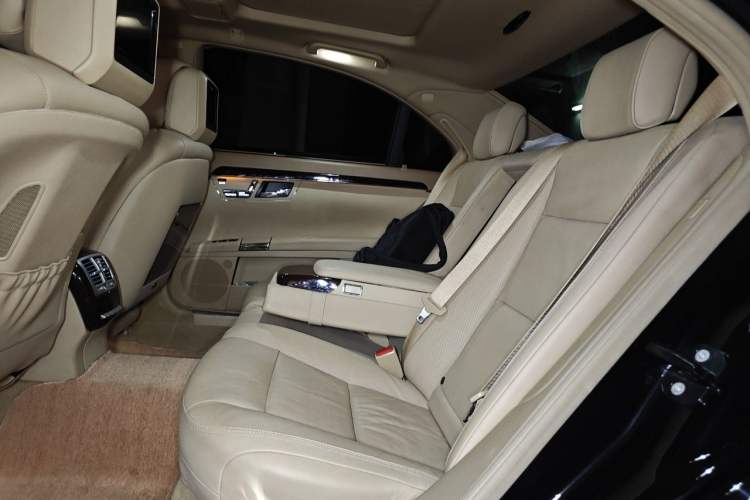 Used Mercedes-Benz S-Class 2012 S 350 L 4MATIC Grand Edition Left Rear Seat