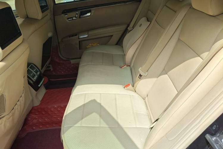 Used Mercedes-Benz S-Class 2012 S 350 L Grand Edition Left Rear Seat