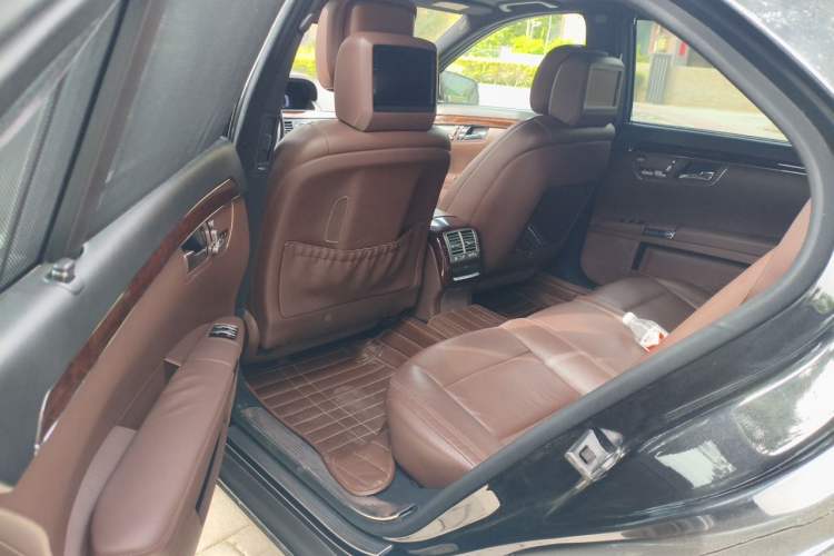 Used Mercedes-Benz S-Class 2012 S 400 L HYBRID Grand Edition Left Rear Seat