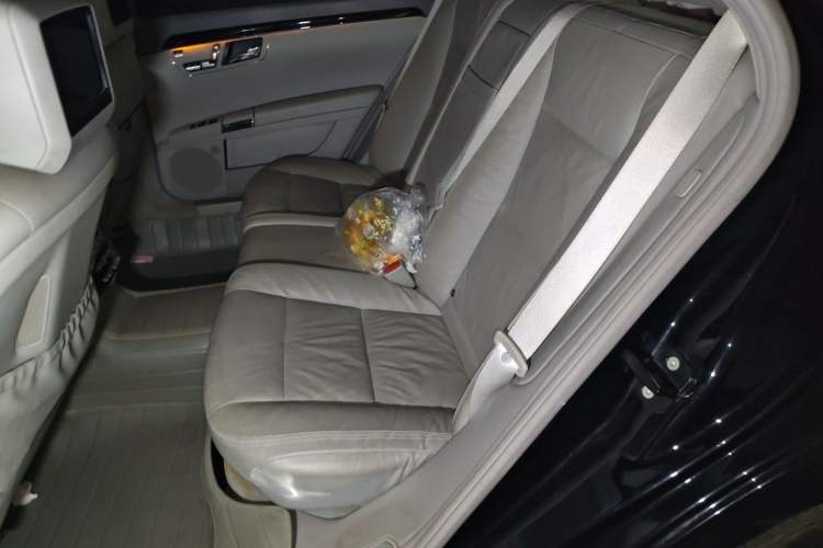 Used Mercedes-Benz S-Class 2012 S 400 L HYBRID Grand Edition Left Rear Seat